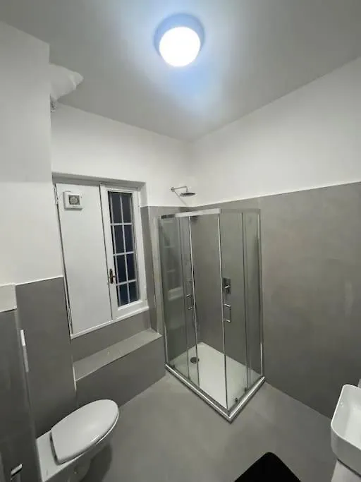 Apartment V12-1